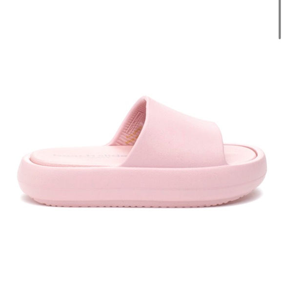 J/SLIDES Shoes - NWT J/SLIDES SQUISH Light Pink EVA Sandals